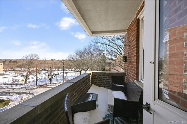 101 Old Mamaroneck Road 2-C-3, White Plains, NY 10605