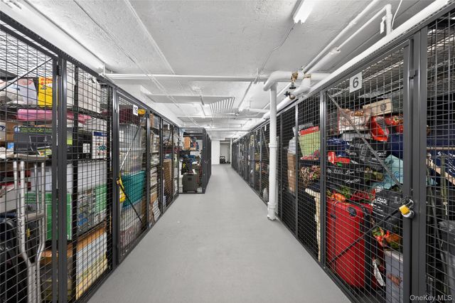 101 Old Mamaroneck Road 2-C-3, White Plains, NY 10605