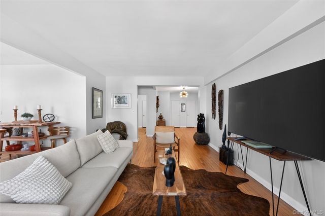 101 Old Mamaroneck Road 2-C-3, White Plains, NY 10605