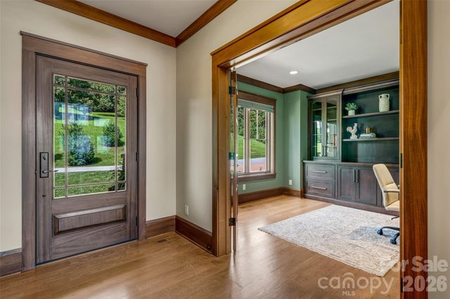 320 Summerset Drive, Hendersonville, NC 28792