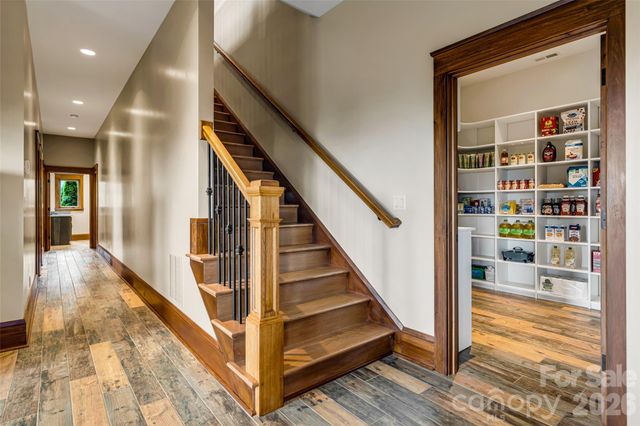 320 Summerset Drive, Hendersonville, NC 28792