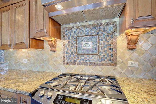 6421 HARTHORN AVE, Elkridge, MD 21075