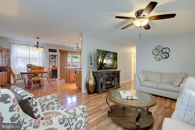 6421 HARTHORN AVE, Elkridge, MD 21075