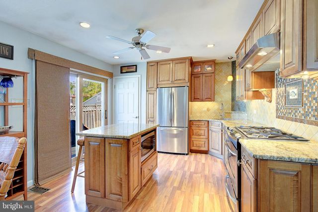 6421 HARTHORN AVE, Elkridge, MD 21075