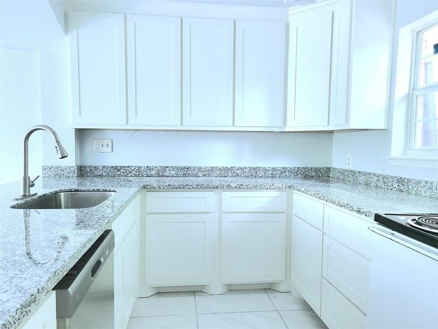 8730 Shelmer Drive D, Houston, TX 77080