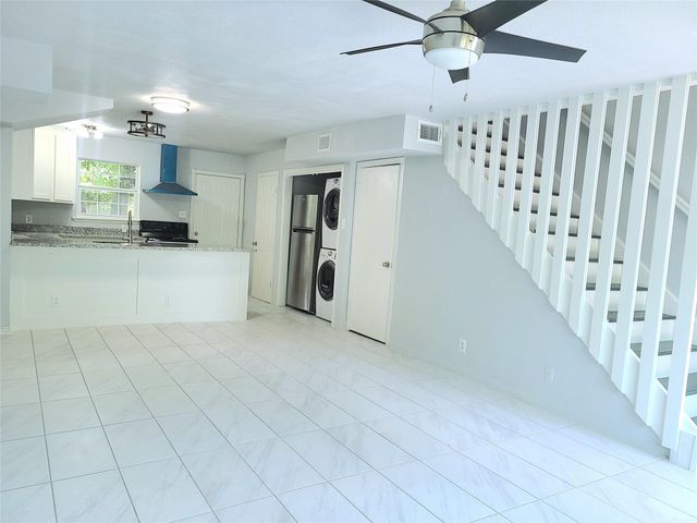 8730 Shelmer Drive D, Houston, TX 77080