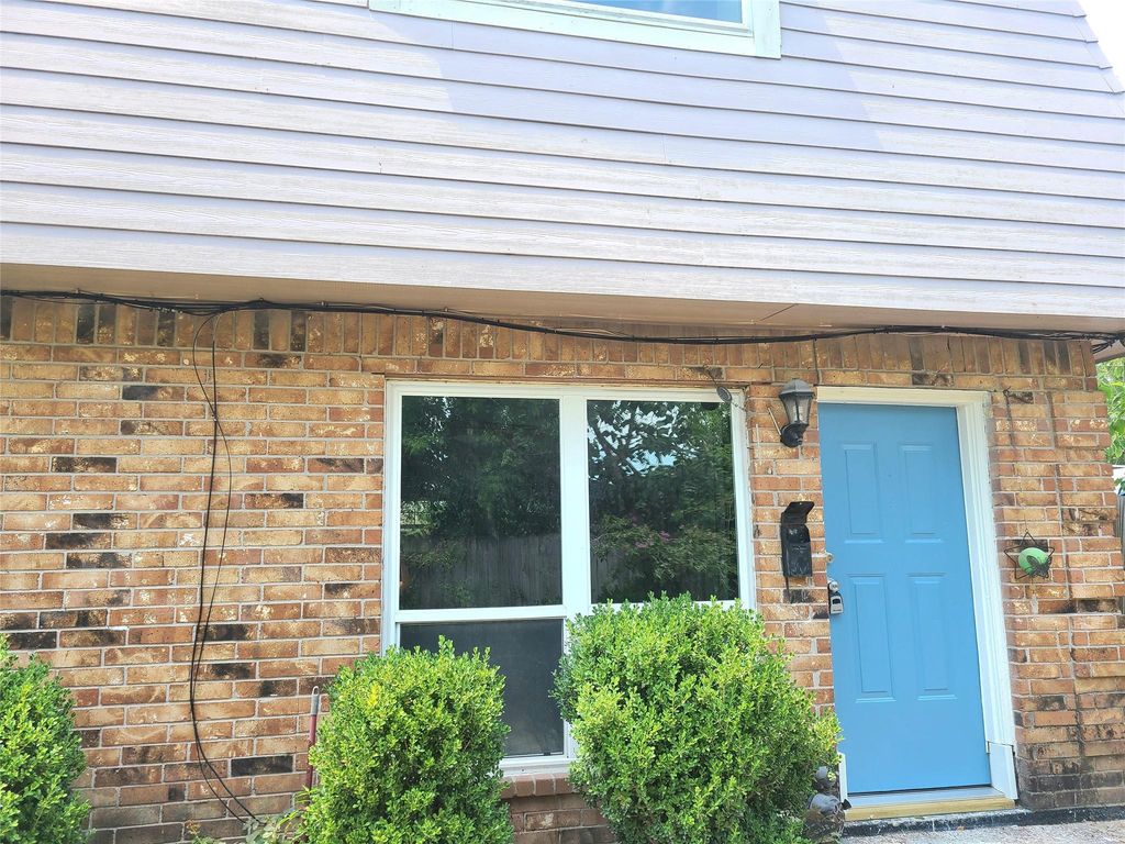 8730 Shelmer Drive D, Houston, TX 77080