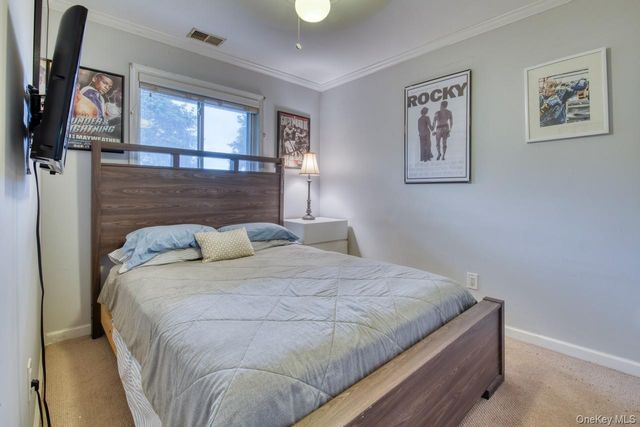 61 W Tiana Road 6, Hampton Bays, NY 11946