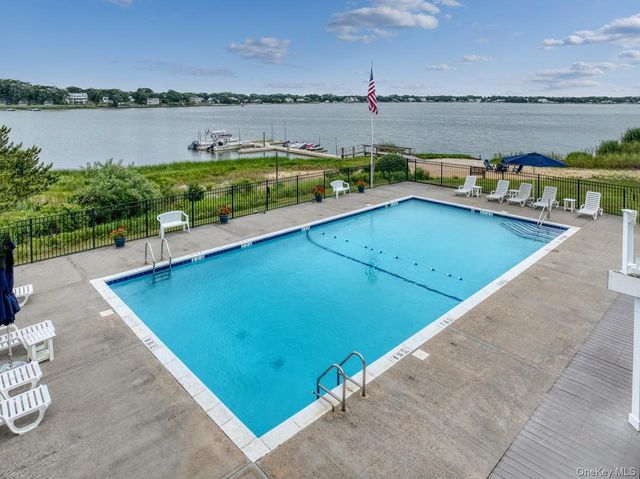 61 W Tiana Road 6, Hampton Bays, NY 11946