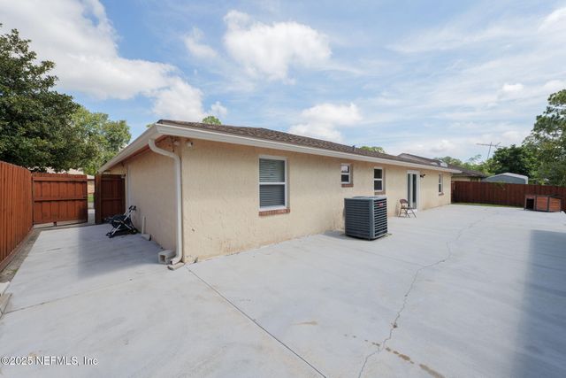 7108 PRELLIE Street, Jacksonville, FL 32210