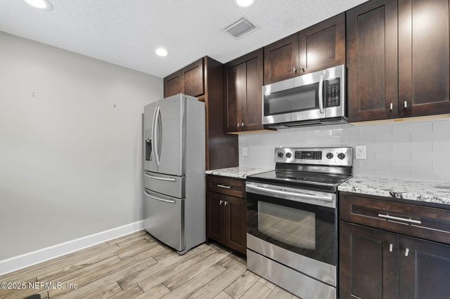 7108 PRELLIE Street, Jacksonville, FL 32210
