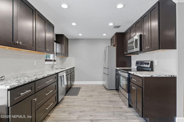 7108 PRELLIE Street, Jacksonville, FL 32210