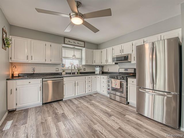 31753 Hazel Street, Rockwood, MI 48173