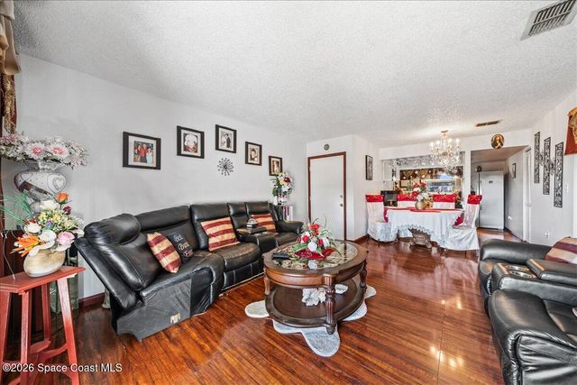 247 Cambridge Lane, Melbourne, FL 32935
