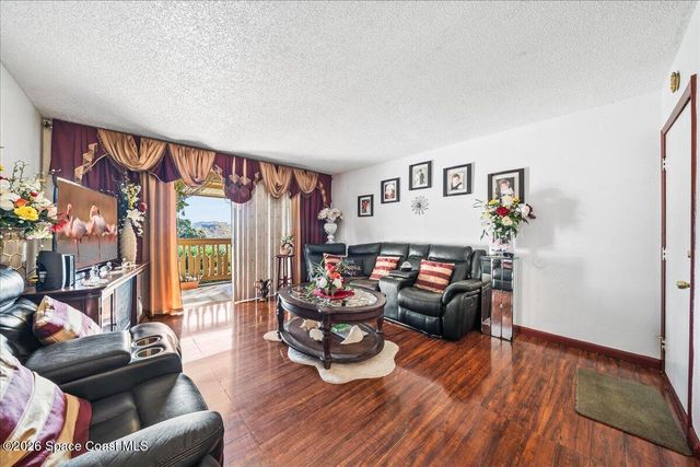 247 Cambridge Lane, Melbourne, FL 32935