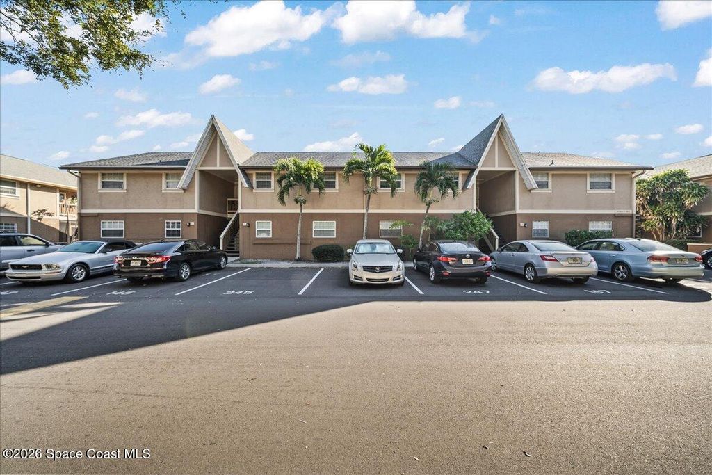 247 Cambridge Lane, Melbourne, FL 32935