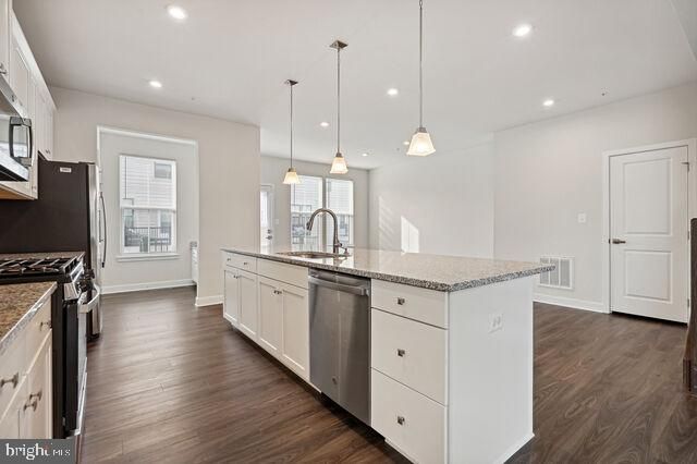 2715 EVANSGREEN DR, Suitland, MD 20746