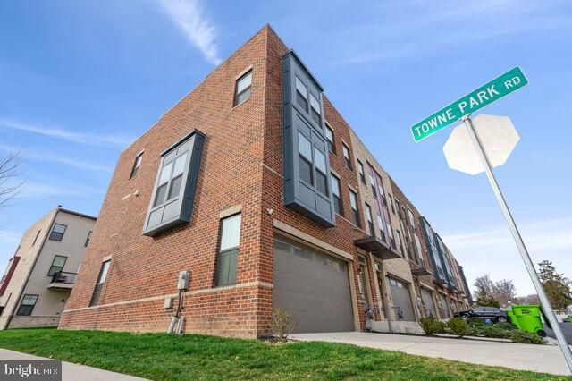 2715 EVANSGREEN DR, Suitland, MD 20746