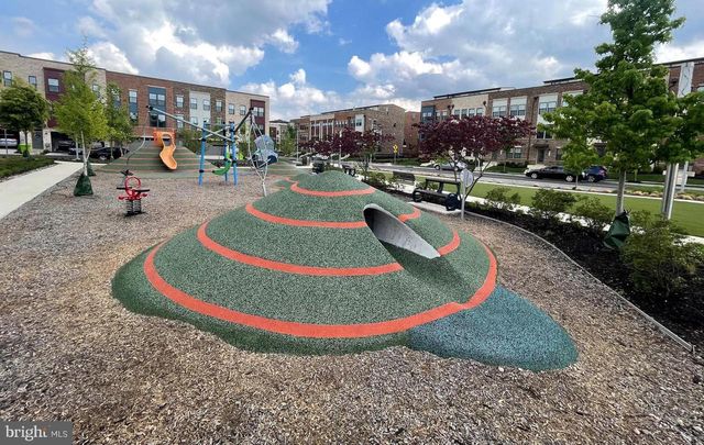 2715 EVANSGREEN DR, Suitland, MD 20746