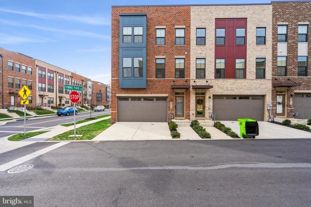 2715 EVANSGREEN DR, Suitland, MD 20746