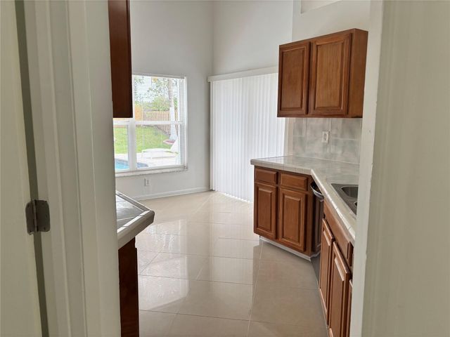 2990 NW 68th Avenue, Margate, FL 33063