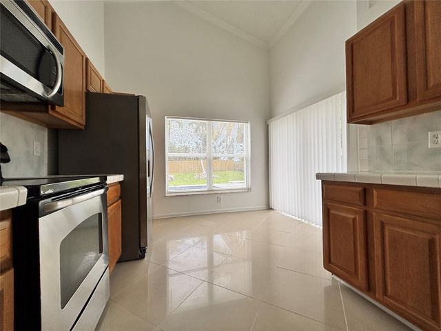 2990 NW 68th Avenue, Margate, FL 33063