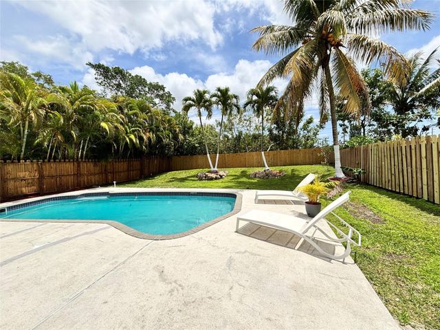 2990 NW 68th Avenue, Margate, FL 33063