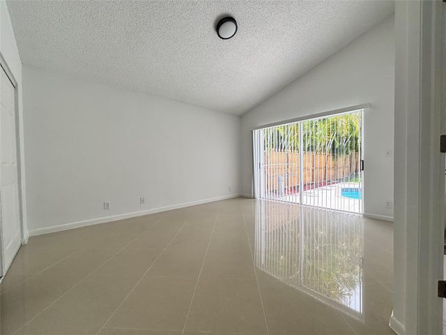 2990 NW 68th Avenue, Margate, FL 33063