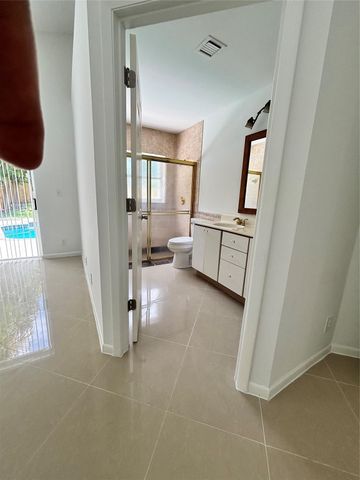 2990 NW 68th Avenue, Margate, FL 33063