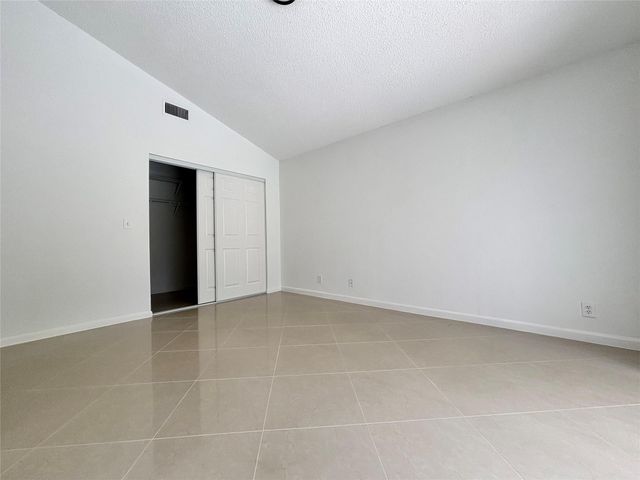 2990 NW 68th Avenue, Margate, FL 33063