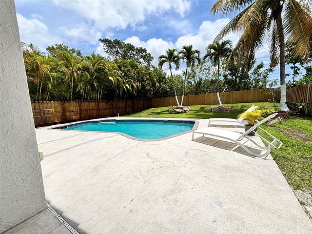 2990 NW 68th Avenue, Margate, FL 33063