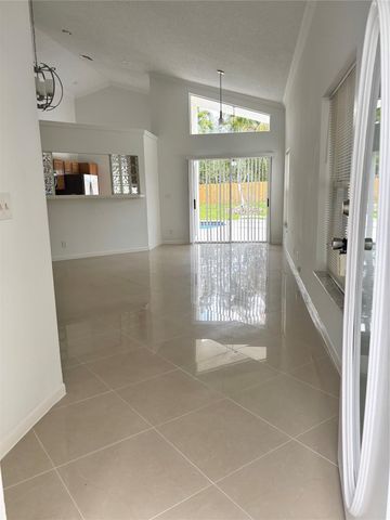 2990 NW 68th Avenue, Margate, FL 33063