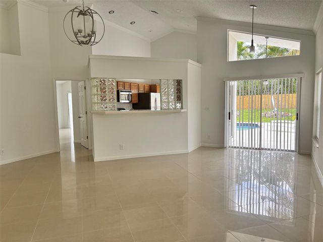 2990 NW 68th Avenue, Margate, FL 33063