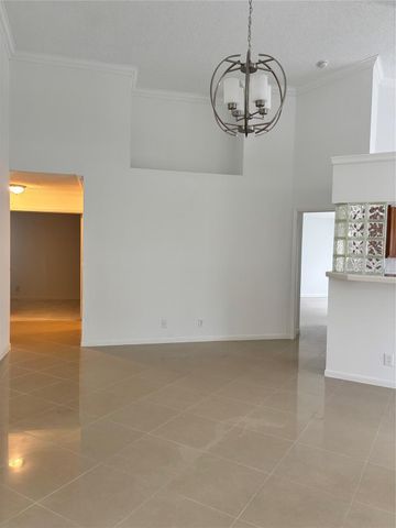 2990 NW 68th Avenue, Margate, FL 33063