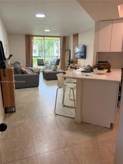 8225 Lake Drive 205, Doral, FL 33166