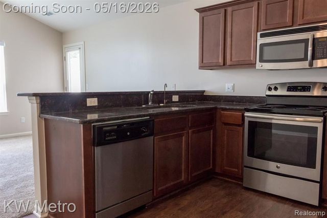 49144 W Woods Drive, Shelby Twp, MI 48317