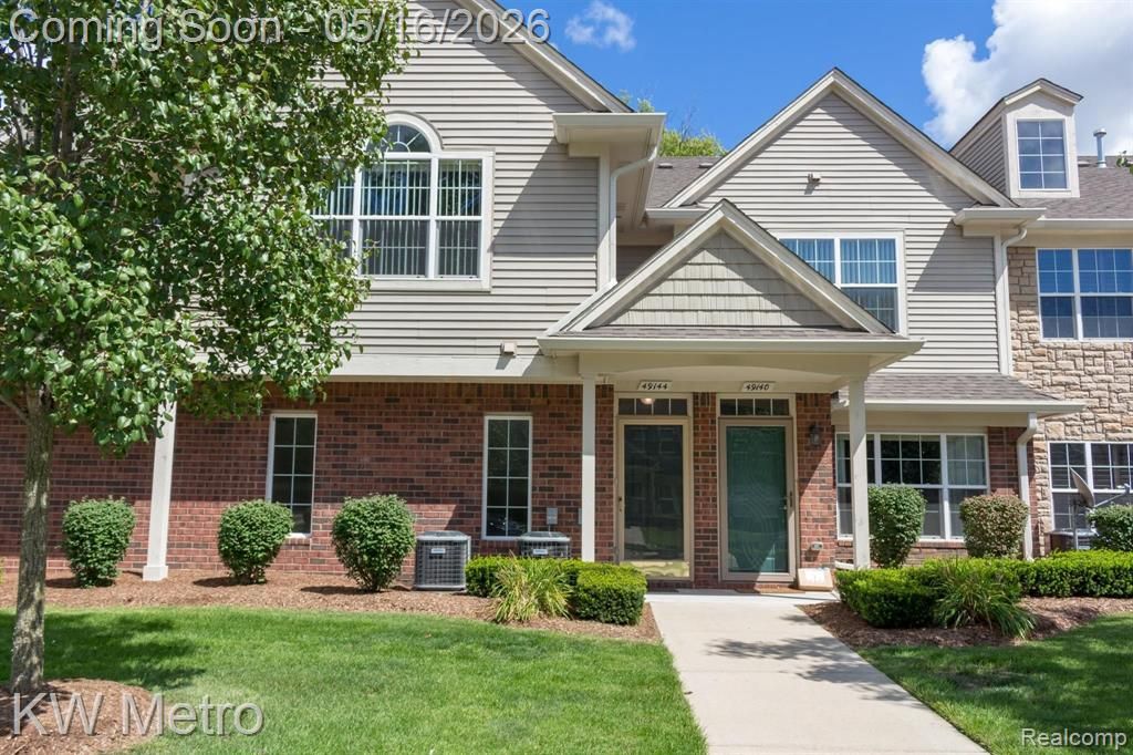49144 W Woods Drive, Shelby Twp, MI 48317
