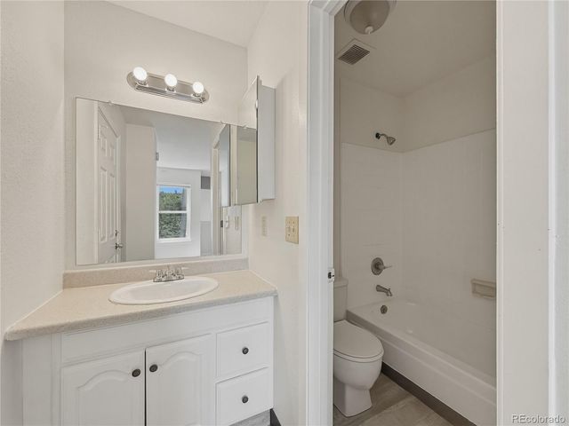 942 S Dearborn Way 10, Aurora, CO 80012