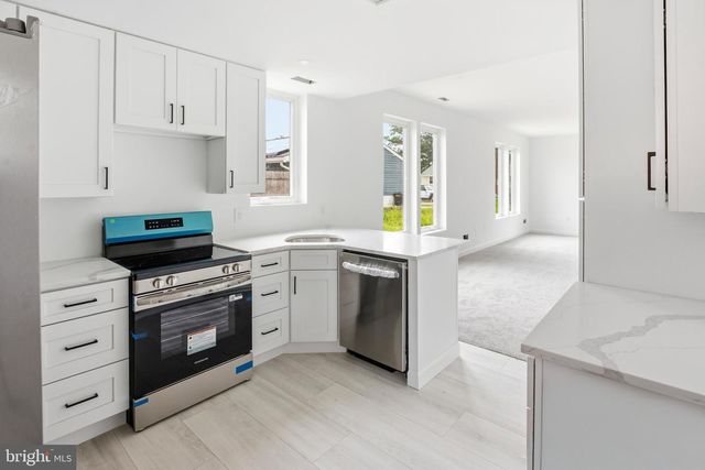 43 E HODGES AVE, Lawnside, NJ 08045