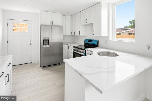43 E HODGES AVE, Lawnside, NJ 08045