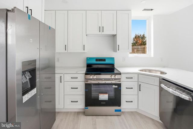 43 E HODGES AVE, Lawnside, NJ 08045