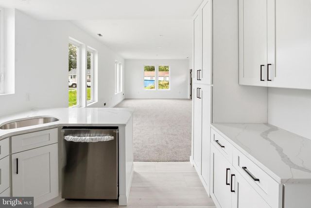 43 E HODGES AVE, Lawnside, NJ 08045
