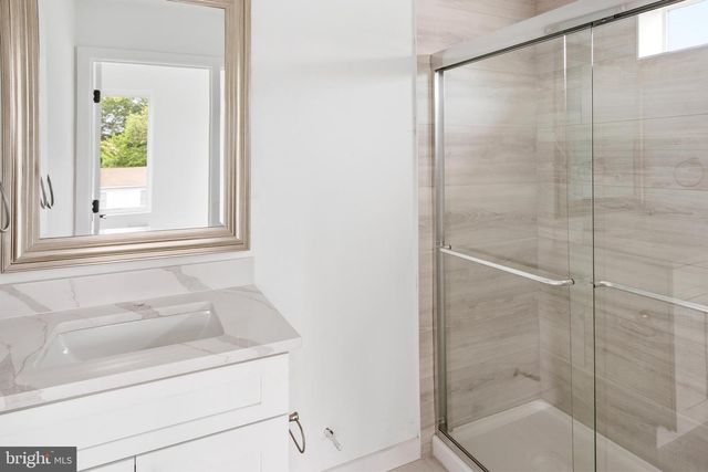 43 E HODGES AVE, Lawnside, NJ 08045