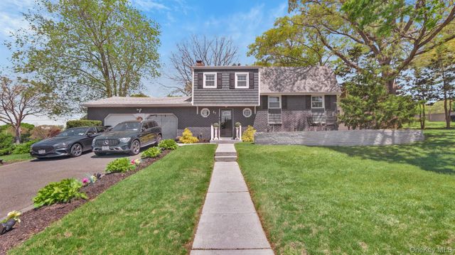 27 Camp Drive, Selden, NY 11784