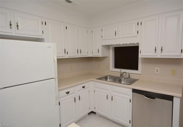 921 Daimler DR, Virginia Beach, VA 23454