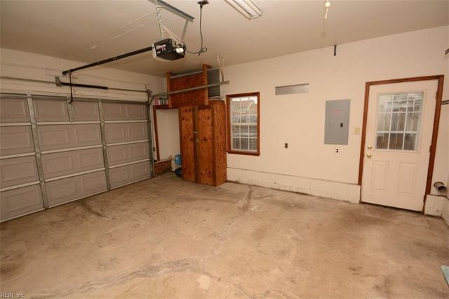 921 Daimler DR, Virginia Beach, VA 23454