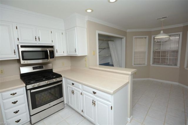 921 Daimler DR, Virginia Beach, VA 23454