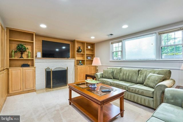 10800 KELLEY DR, Fairfax, VA 22030