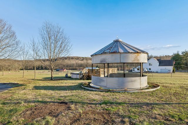 5205 SE Tater Peeler Rd, Lebanon, TN 37090
