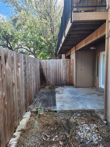 2600 Penny LN 116, Austin, TX 78757